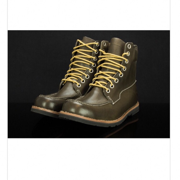 Timberland Earthkeepers Waterproof Leather Boots - Picture 1 of 8
